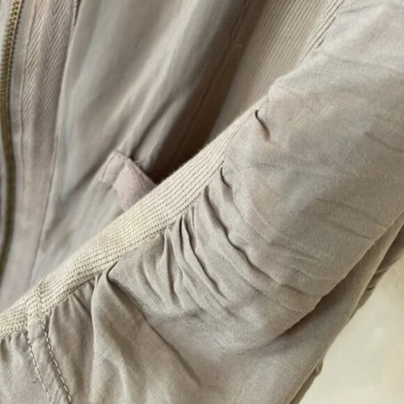 XCVI Boho Lagenlook Cowl Neck Zipper Ruched Sleeves Light Jacket Size Large - Picture 6 of 12